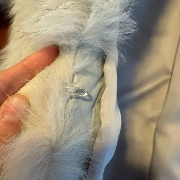 100% Fox Fur Coat - Picture 9 of 10